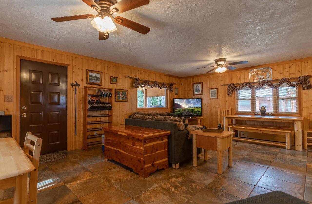 Remington Reload By Kabino Hot Tub Firepit Roku Big Yard Driveway Grill Wifi Trails Island Park Esterno foto