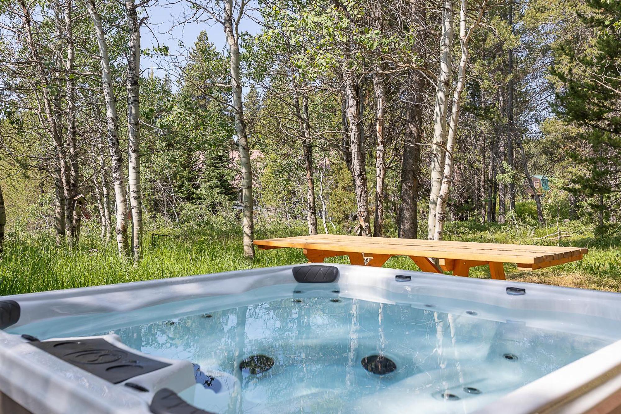 Remington Reload By Kabino Hot Tub Firepit Roku Big Yard Driveway Grill Wifi Trails Island Park Esterno foto