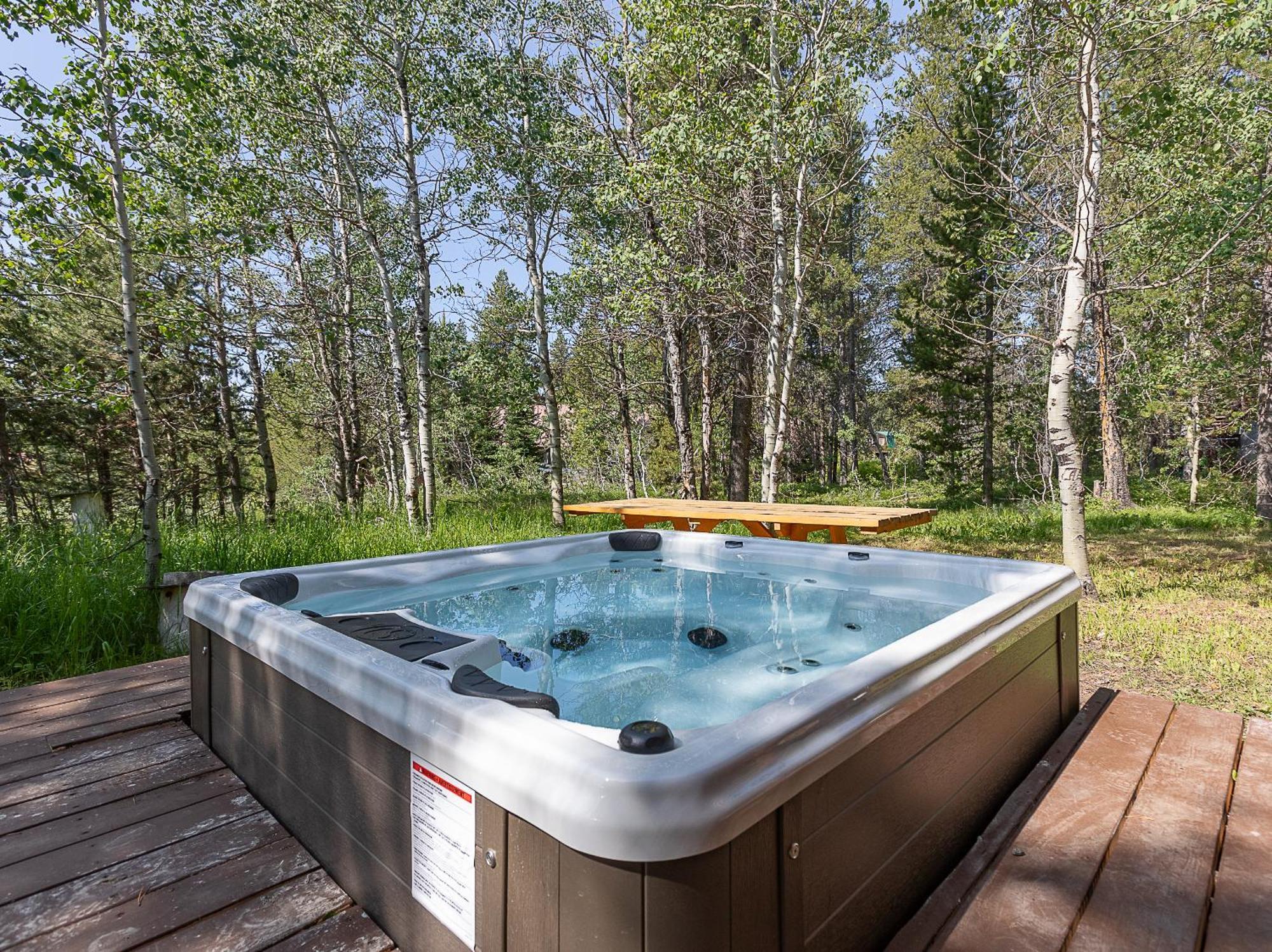 Remington Reload By Kabino Hot Tub Firepit Roku Big Yard Driveway Grill Wifi Trails Island Park Esterno foto